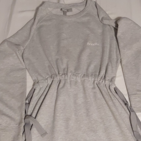 Bench dress - Picture 1 of 2